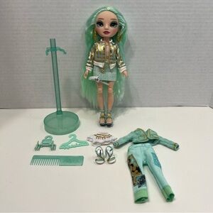 RAINBOW HIGH Daphne Minton doll complete